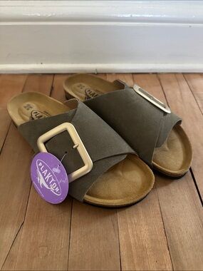 NWT Plakton Sandals